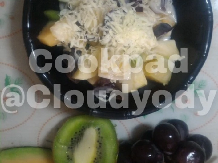 Langkah Gampang Menyiapkan Resep Salad buah yoghurt yang  Bikin Ketagihan Anti Ribet, Lezat