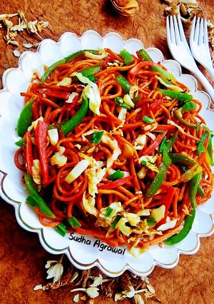 शेज़वान नूडल्स (Schezwan noodles recipe in Hindi) रेसिपी मुख्य फोटो