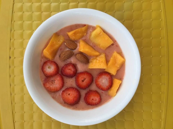 Recipe Mango Banana And Strawberry Smoothie#Vegan the Perfect Tasty