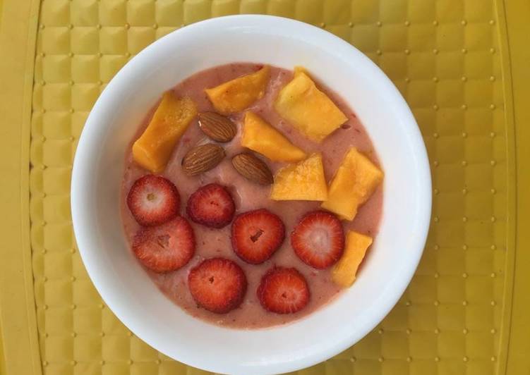Simple Way to Make Favorite Mango Banana And Strawberry Smoothie#Vegan