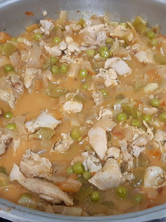 Una foto de Pollo en salsa