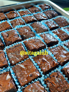 Foto resep Shiny Crust Fudgy Brownies