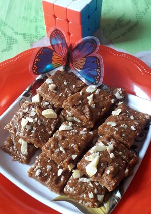 बेसन राजस्थानी बर्फी (Besan Rajasthani barfi recipe in Hindi) रेसिपी मुख्य फोटो