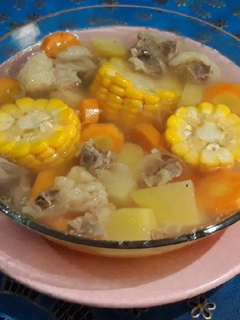 Cara Gampang Menyiapkan Resep Sup Sapi Jagung Wortel Kentang yang Lezat Sekali