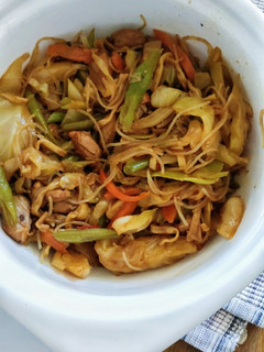 A picture of Noodles.