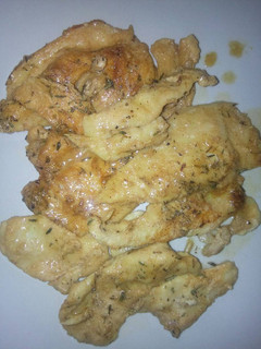 Una foto de Pechugas de pollo con miel, tomillo y limón