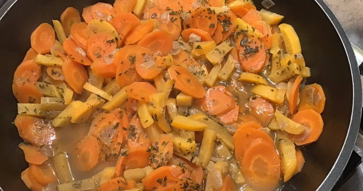 Bouillon de bœuf, plat de côte laqué, carottes, navets et échalotes