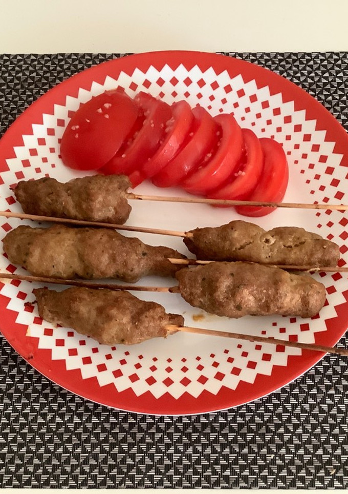 Una foto de Brochetas de carne picada