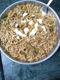 वेज चाइनीज नूडल्स (Veg Chinese Noodles Recipe In Hindi) रेसिपी मुख्य फोटो