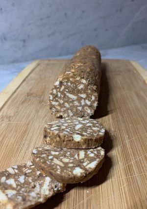 Una foto de Turrón de chocolate (Salchichón)