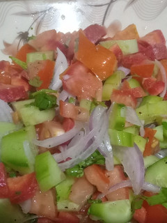 A picture of Kuchumber salad🍅🌶🌰#nofire.