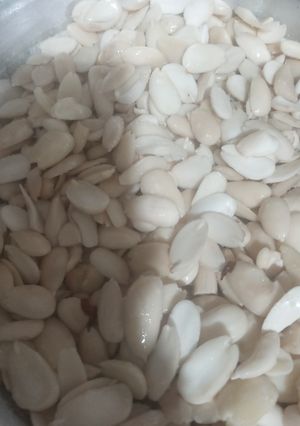 عکسی از دستور شیرین کردن مغز بادام تلخ