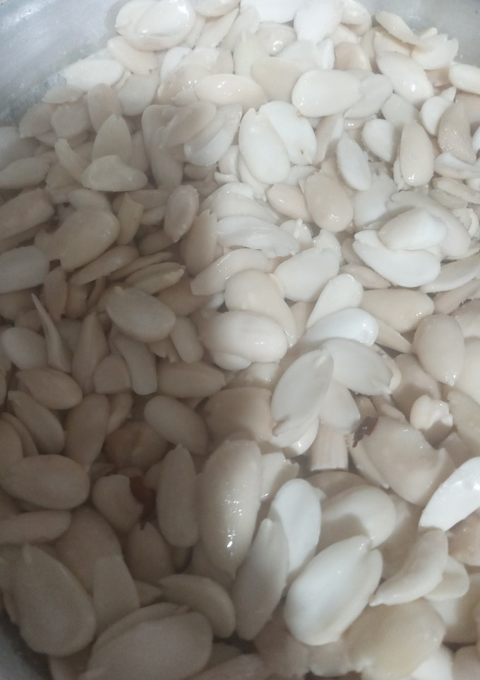 عکسی از دستور شیرین کردن مغز بادام تلخ