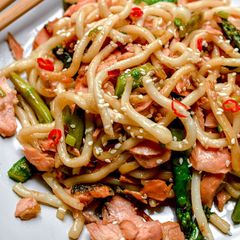 A picture of Salmon & Asparagus Udon Noodles.