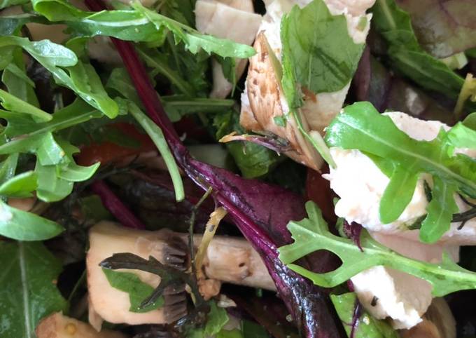 Roasted Chicken and Spring Onions, with Lime and Oil dressing, served in a Green Salad