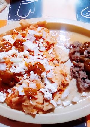 Una foto de Chilaquiles rojos