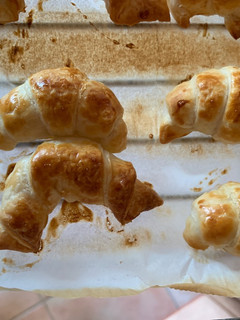 Una foto de Cruasanes con y sin chocolate