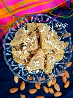 मिल्क केक (milk cake recipe in Hindi) रेसिपी मुख्य फोटो