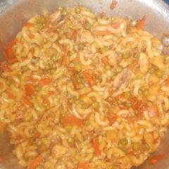 A picture of Chicken macroni.