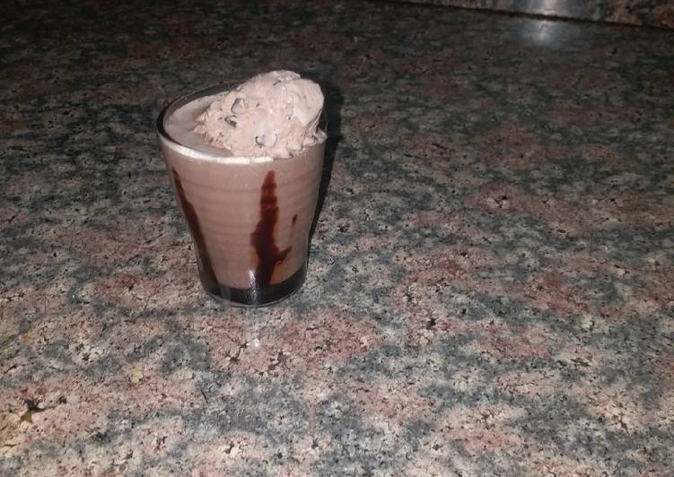 Step-by-Step Guide to Make Award-winning Chocolate milkshake with ice cream 🍫🍫🍫