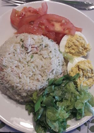 Una foto de Ensalada De Arroz Frío