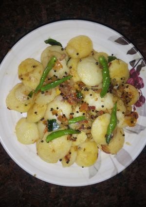 A picture of Family Fusion Chinese Idli.