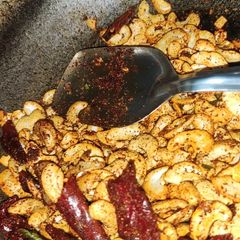 A picture of Garlic cashew fry.