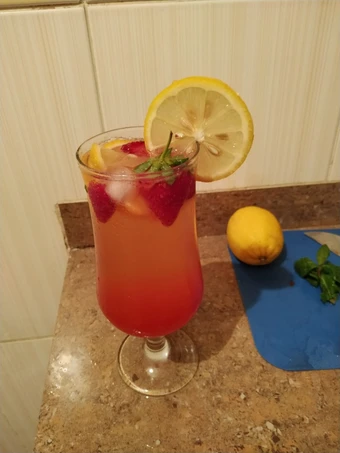 Easy Steps to Make Strawberry Lemonade the Can Spoil the Tongue Tasty