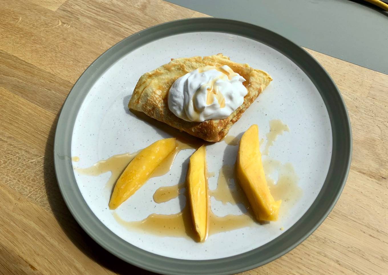 Mango & coconut yoghurt crepes