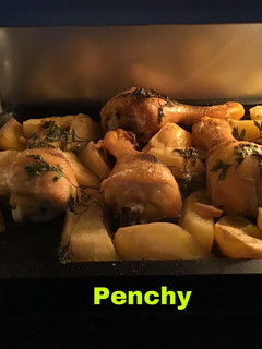 Una foto de Muslitos de pollo al vino blanco con envejecimiento