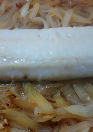 Una foto de Bacalao con cebolla y moscatel al horno
