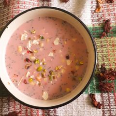 A picture of Gulkand rose kheer.