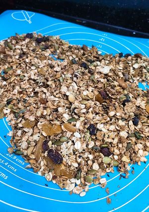 Hình của món Granola - snack dinh dưỡng.
