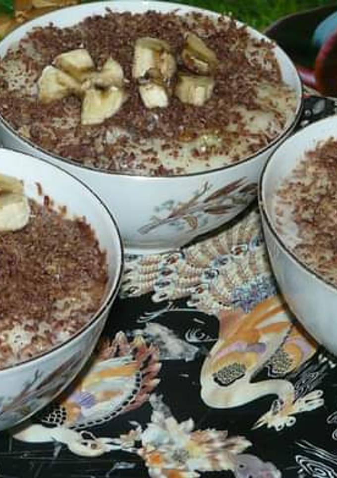 Молочний кисіль з горіхами