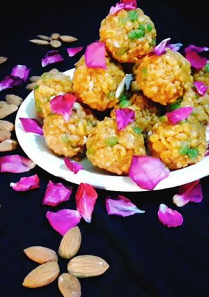 बुंदी लडू(Bundi ke laddu recipe in Hindi) रेसिपी मुख्य फोटो