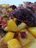 Codillo al horno con patato asado y verduras. Delicious