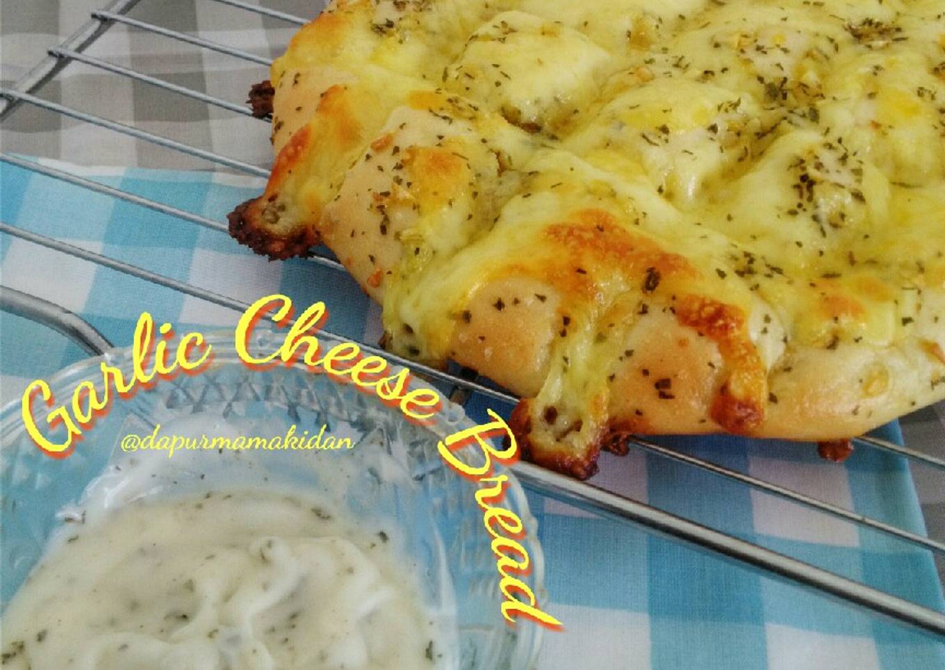 Garlic Cheese Bread + onion mayo sauce