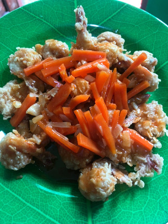 Langkah Mudah untuk Menyiapkan Udang Saos Asam Manis Pedas Ekonomis
