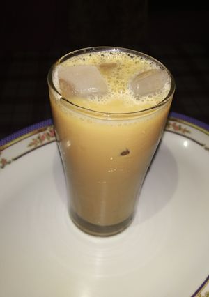 वियतनामी आइस्ड कॉफी (Vietnamese iced coffee recipe in Hindi) रेसिपी मुख्य फोटो