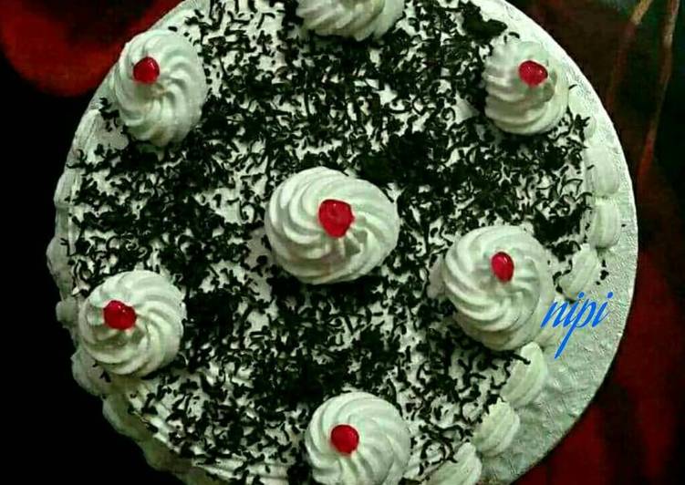 Steps to Make Quick Eggless black forest cake