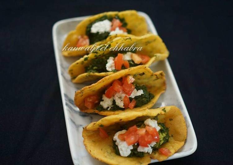 Makke ki roti sarso ka saag tacos