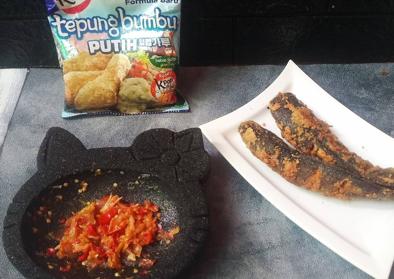 Lele Goreng with sambel bawang