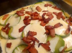 Una foto de Calabacitas keto con tocino preparadas en microondas