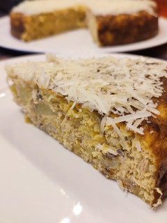 Una foto de Pastel de patata queso y melva al mojo picón