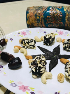 A picture of Choco Dipped Stuffed Dates.