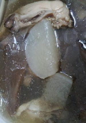 電鍋煮老菜脯雞湯 的食譜成品照片