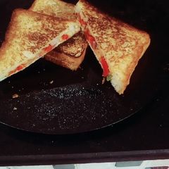 A picture of Veg Twa sendwich.