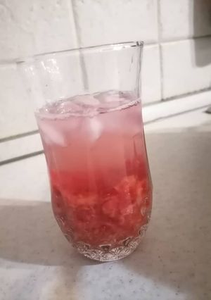 عکسی از دستور شربت توت فرنگی با مواد طبیعی و ساده🍓✨