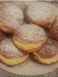 Una foto de Berlines chilenos con crema pastelera