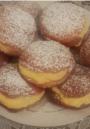 Una foto de Berlines chilenos con crema pastelera